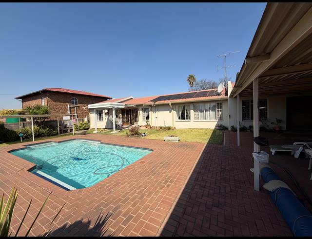 4 BEDROOM FREEHOLD FOR SALE IN DALPARK